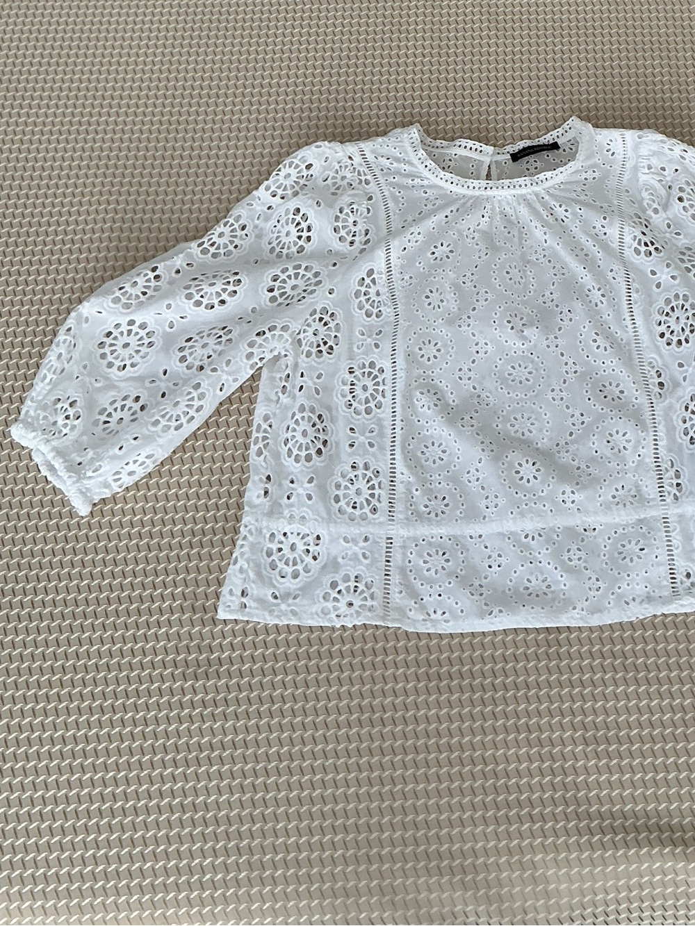 Banana Republic White 3/4 Sleeve Unlined Eyelet Cropped Top Sz L